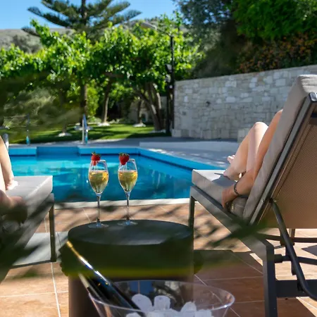 Villa Kipo Paradiso Spa, Yoga & Gym Kirianna